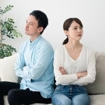 セクハラと性的同意の認識には男女差・年代差がある（aijiro/stock.adobe.com）