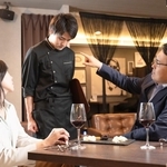 必要以上に怒り、クレームをアルバイトにぶつける客…　※画像はイメージです（rrice/stock.adobe.com）
