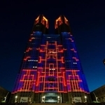 東京都庁のプロジェクションマッピング（2024年5月撮影・picture cells - stock.adobe.com）