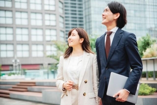 共働き世帯の正社員に仕事と生活の実情を聞きました ※画像はイメージです（buritora/stock.adobe.com/）
