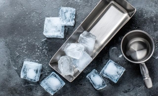 溶けにくい透明な「氷」を作る裏ワザ※画像はイメージです（PixelNexusArt/stock.adobe.com）