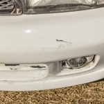 塗装が剥がれた車のイメージ(norikko/stock.adobe.com)