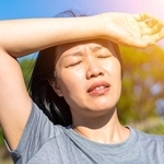 早めの水分補給など、しっかりと対策したい「熱中症」※画像はAIが作成したイメージです（greenblue/stock.adobe.com）