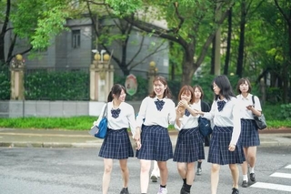 「インナーが透けたらいやだ」※画像はイメージです（Masakazu Tokashiki/stock.adobe.com）