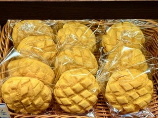 メロンパンを目の前で廃棄されたという（photoACより「Sttttt」さん撮影、イメージ画像）