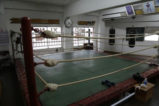 30年前の状態を保存している神戸拳闘会のリング