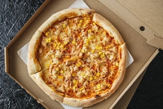 「巨大なピザ箱の捨て方」をドミノ・ピザ公式が伝授※画像はイメージです（Narsil/stock.adobe.com）