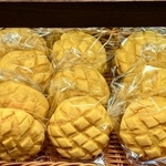 メロンパンを目の前で廃棄されたという（photoACより「Sttttt」さん撮影、イメージ画像）