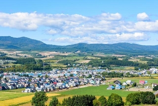 古き良き地方都市※画像はイメージです（rujin/stock.adobe.com/）