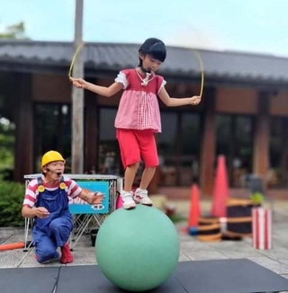 父娘の大道芸コンビ「吉田さんちの大道芸」／投稿主提供
