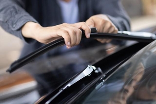 ワイパーの交換は自分でできる　※画像はイメージです（Siravich Vetsompong/stock.adobe.com）