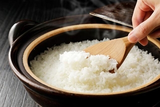 研いだ米に「あずきバー」を入れて炊くと…!！？※画像はイメージです（Nishihama/stock.adobe.com）
