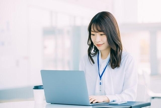 事務職の転職で役立った資格やスキルは？　※画像はイメージです（Trickster*/stock.adobe.com）