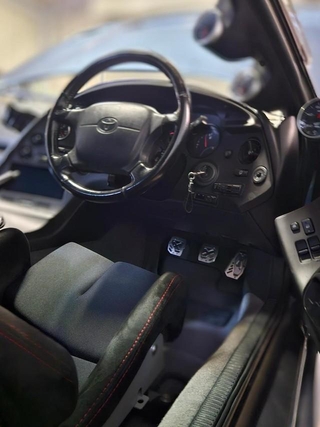 数々の思い出がつまった車内（坂本貴則さん提供）