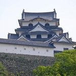 彦根城は標高約130ｍの山に築かれており、入場口から天守までの高低差は約50ｍあるという