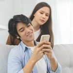 恋人間の金銭感覚のズレ　※画像はイメージです（KMPZZZ/stock.adobe.com）