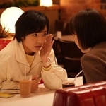 飛鳥（木竜麻生）の前に13年ぶりに現れたひかり（森田望智）　　©️NHK