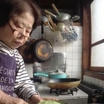 とろとろキャベツのチーズソースの調理風景/ハクライドウさん（@hakuraidou）提供