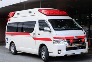 「救急車で病院に行けば早く診てもらえる」というイメージはありませんか？※画像はイメージです（sorao/stock.adobe.com）