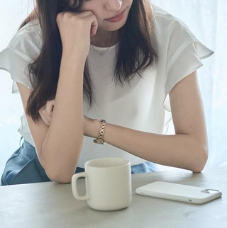 娘の彼氏を別れさせたい母　※画像はイメージです（maru54/stock.adobe.com）