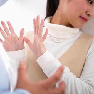 交際スタートと思いきや好感度ダウン？　※画像はイメージです（milatas/stock.adobe.com）