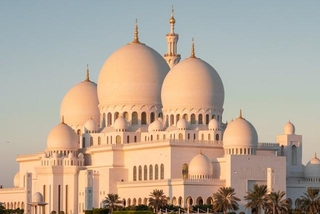 アラブ諸国などで見られるモスク※画像はイメージです（Mazur Travel/stock.adobe.com）
