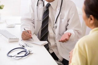 健康診断前に生活習慣を見直そうと意識する人は約4割　※画像はイメージです（kazoka303030/stock.adobe.com）