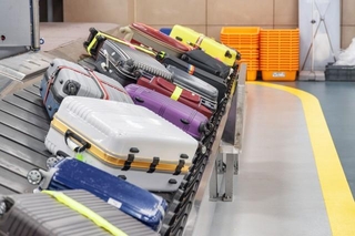 空港の荷物受取所　※写真はイメージ（efired/stock.adobe.com）