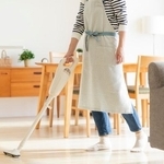 掃除機を使って掃除をする頻度は？　※画像はイメージです（japolia/stock.adobe.com）