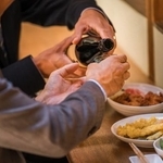 約7割の会社員が接待や会食での飲酒を「断れない」　※画像はイメージです（buritora/stock.adobe.com）