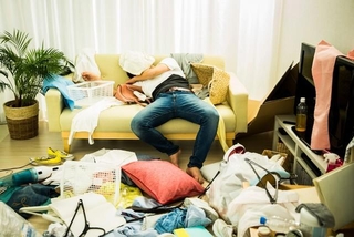 ゴミ屋敷住人はなぜ片付けられないのか？　※画像はイメージです（Paylessimages/stock.adobe.com）