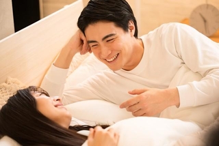 夫婦の営みをする場所は「寝室」が最多　※画像はイメージです（kapinon/stock.adobe.com）