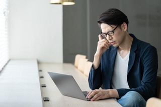 フリーランスの4割強「近年の物価上昇による影響で生活が苦しくなった」　※画像はイメージです（Peak River/stock.adobe.com）