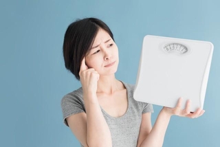 2人に1人以上が「更年期太りの経験がある」　※画像はイメージです（hanack/stock.adobe.com）