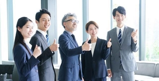 年上の世代に言われて意味がわからなかった言葉で最も多かったのが「アベック」、次いで「チョベリバ・チョベリグ」 ※画像はイメージです（taka/stock.adobe.com/）