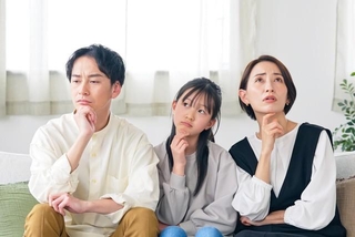 約9割が「授業料以外の費用」に負担を感じている　※画像はイメージです（metamorworks/stock.adobe.com）