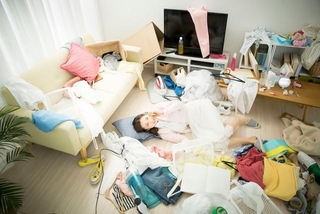 部屋が散らかってしまった一番の理由は？　※画像はイメージです（Paylessimages/stock.adobe.com）