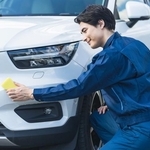 輸入車オーナーの約8割が月に1回以上洗車をしている　※画像はイメージです（metamorworks/stock.adobe.com）