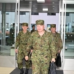 クマ対策で秋田に自衛隊派遣　防弾チョッキ姿の隊員が箱わな運搬、ネットランチャー装備　小泉防衛大臣が異例の支援報告