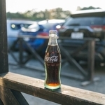 瓶、缶、ペットボトル　一番美味しいコークは？　日本コカ・コーラの担当者に聞いた