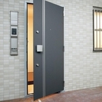 帰宅してみたら…　※画像はイメージです（oka/stock.adobe.com）