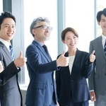 年上の世代に言われて意味がわからなかった言葉で最も多かったのが「アベック」、次いで「チョベリバ・チョベリグ」 ※画像はイメージです（taka/stock.adobe.com/）