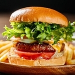 美味しいハンバーガー※画像はイメージです（gontabunta/stock.adobe.com/）