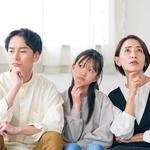 約9割が「授業料以外の費用」に負担を感じている　※画像はイメージです（metamorworks/stock.adobe.com）