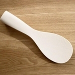 このしゃもじ、ご飯がこびりつかなくて便利ですよね