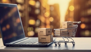 認知症の親がいろんなものを注文してしまったら…※画像はイメージです（hekikuu/stock.adobe.com/）