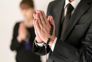 押さえておきたい　お葬式受付マナー※画像はイメージです（naka/stock.adobe.com）