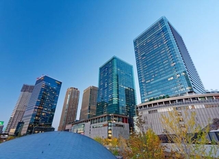 JR大阪駅北側で進む再開発（Loco - stock.adobe.com）