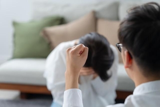 夫婦間の「モラハラ」の線引きは…　※画像はイメージです（naka/stock.adobe.com）
