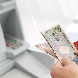 ATMに封筒がない！　※画像はイメージです（naka/stock.adobe.com）